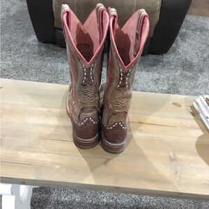 Ariat Brown Leather Lace-Up Western Boots with Pink Trim